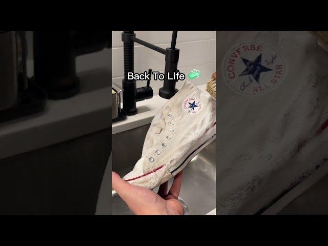 The Best Method To Clean White Sneakers