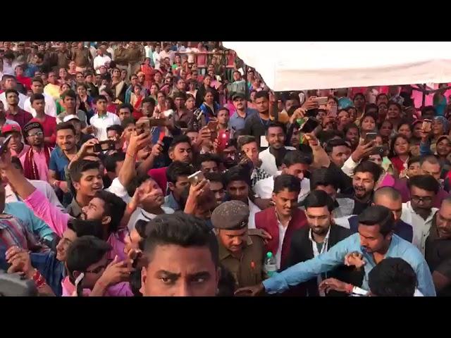 Pawan singh crazy fans in purnea