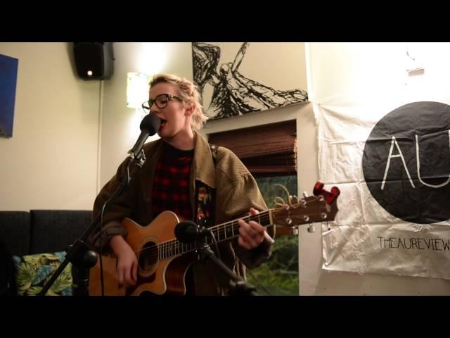 Hannah Robinson "Crowded Cage" - LIVE at The AU Sessions