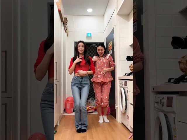 Jisoo and Youngji doing "Flower" challenge #viral #shorts