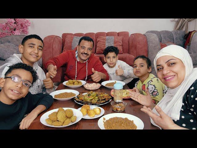 تحدي اكل مع لمه العيله على فطار يوم الاجازه كله عمايل ايدينا
