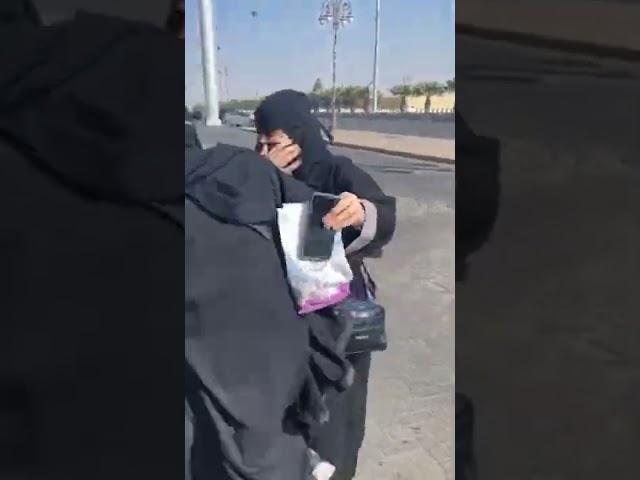 Saudi Arabian girl Fight#saudiarabia #shortsfeed#saudifood#indiafood#indiafood#dubai#indianarmy