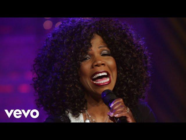 Lynda Randle - My House Is Full (But My Field Is Empty) (Live)