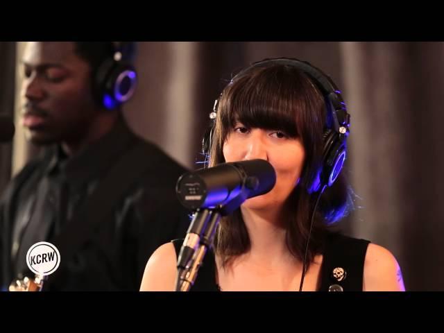 Karen O performing "Rapt" Live at the Village on KCRW