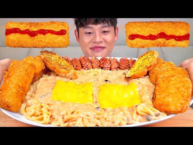 SUB 꾸덕꾸덕 투움바크림중화면과 칼집소세지 마늘빵 생선까스 해쉬브라운 먹방! Creamy Noodles With Hash Brown Sausage Baguette MuKBang!