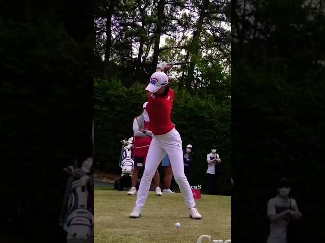 The moment of swing that bends the shaft like a whip in case of an impact