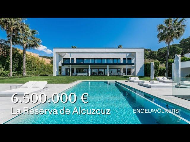 Contemporary Masterpiece in Lifestyle Resort | W-01G629 | Engel & Völkers Marbella