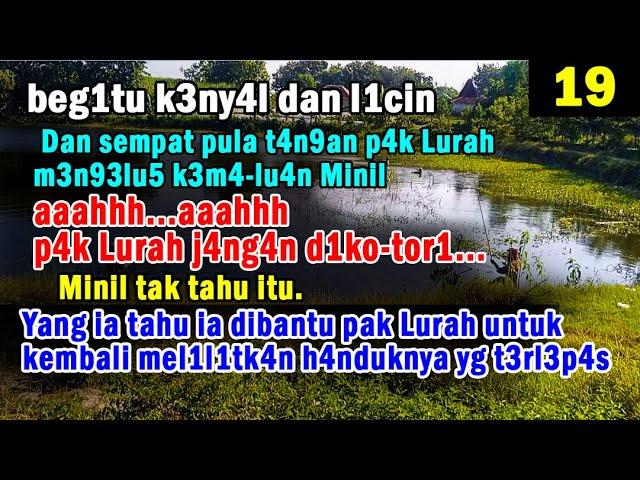 di kelilingi air yg sangat jernih desa ini berada tepat di tengah danau