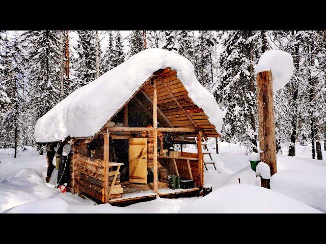 Off Grid Cabin | Cozy HUT in the Forest and Lots of Snow
