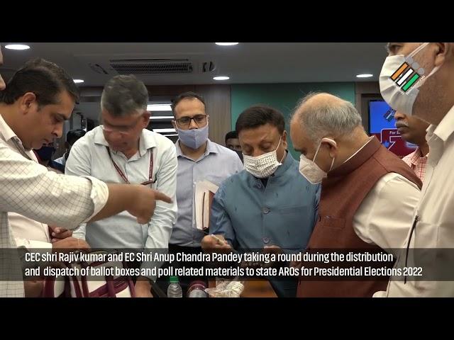 CEC Rajiv Kumar & EC Anup Chandra Pandey taking a round during the distribution of ballot boxes