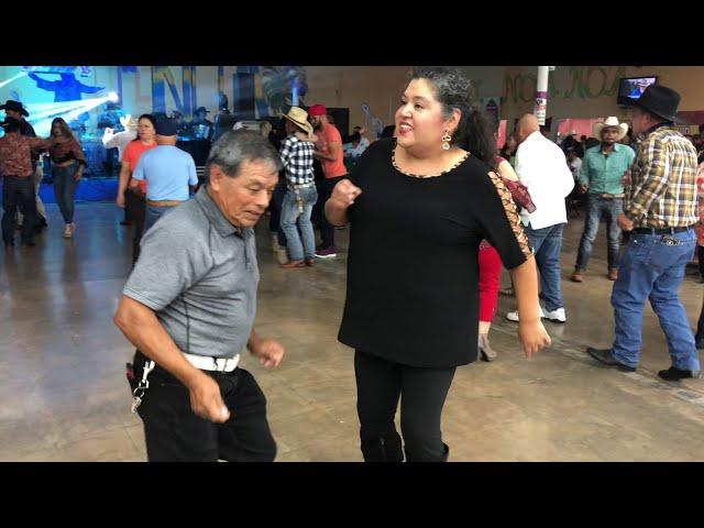 El coco Rayado,  El espejo del Chinito! La gallina tuerta! Bailando en la Pulga de Oklahoma City