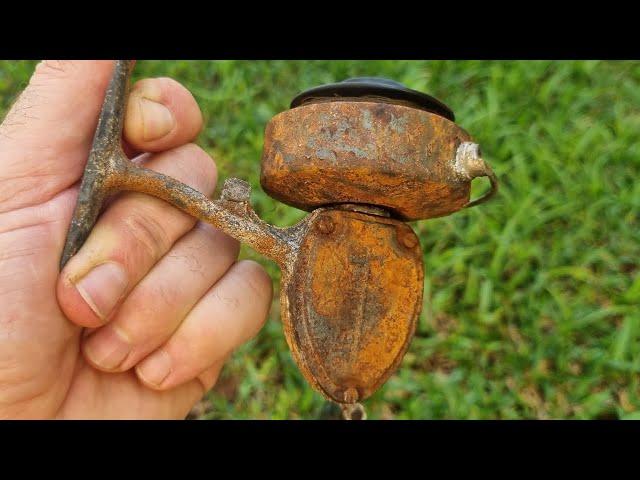 Old Rusty Windlass - Restoration