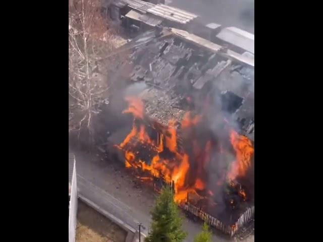  18.04.2025 пожар на ул. 9-я Подлесная.  Пожарные приехали быстро и уже ликвидировали возгорание.