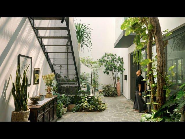 Inside A Tropical Garden Home With A Blend Of Indonesian Heritage | Indonesia