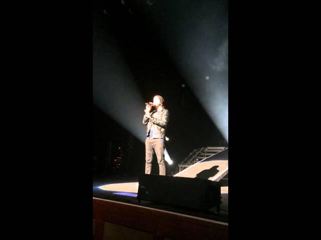 Overtone Singing - Avi Kaplan - Oakland 2/22/14 (HD)