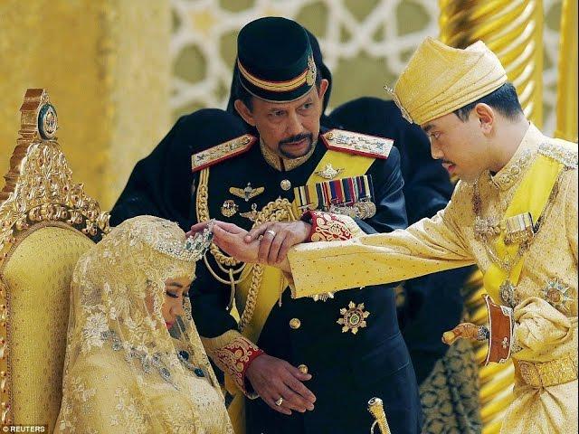 GOLD wedding: Sultan of Brunei's son (Prince Abdul Malik) married with Dayangku Raabi'atul 'Adawiyya