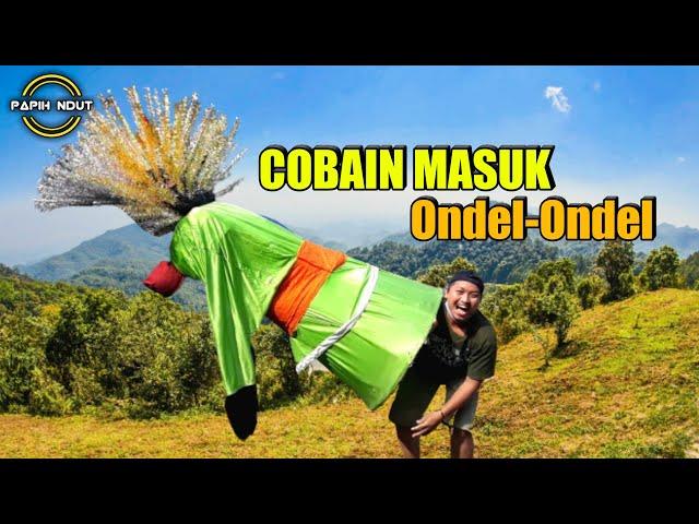 PAPIH NDUT COBAIN MASUK ONDEL ONDEL HAMPIR JATUH