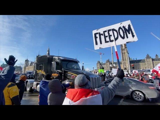 Vehicles jam downtown Ottawa; Police chief warns weekend will be 'fluid, risky and significant'