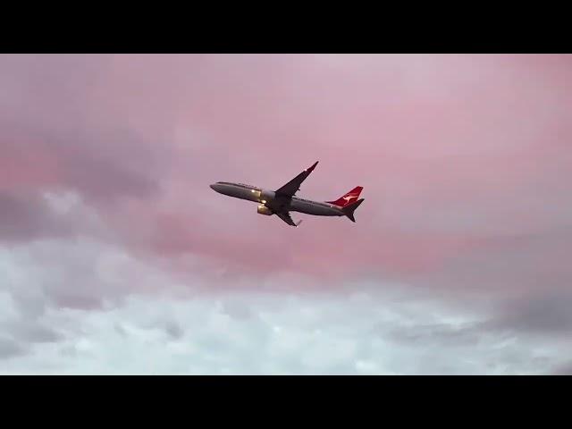 Beautiful Qantas Boeing 737 Retro Livery Sunset Departure