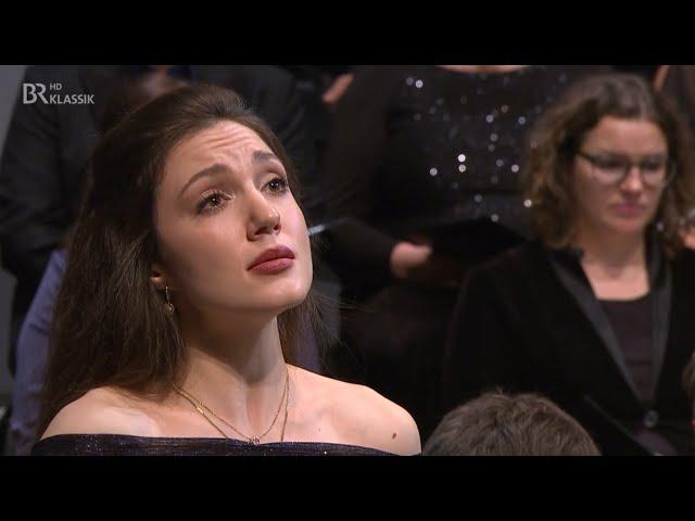 G. Fauré “Requiem” - “Pie Jesu”. Anna El-Khashem (soprano), Peter Dijkstra (conductor).