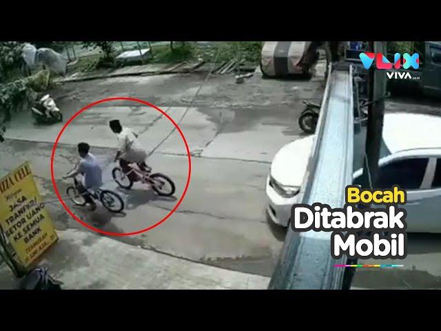 Asyik Sepedaan, Dua Bocah Ditabrak Mobil dari Belakang