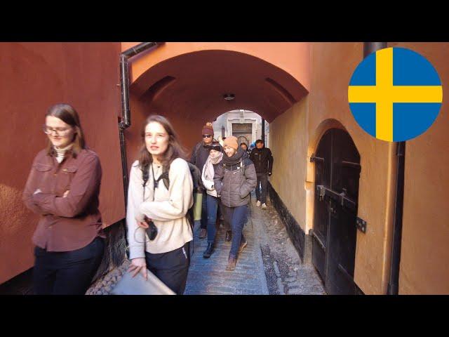 Discovering Stockholm on a Sunny Day: An Inner City to Old Town Walking Tour #652