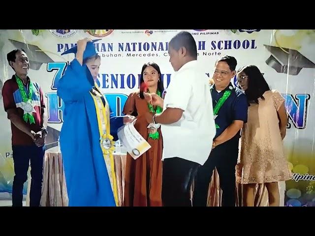 Grabe CARLA with honor pa and special award?! happy graduation