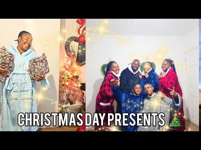 Christmas day vlog (opening our presents) Ezenergy.2020 -CHRISTMAS HAUL 2024