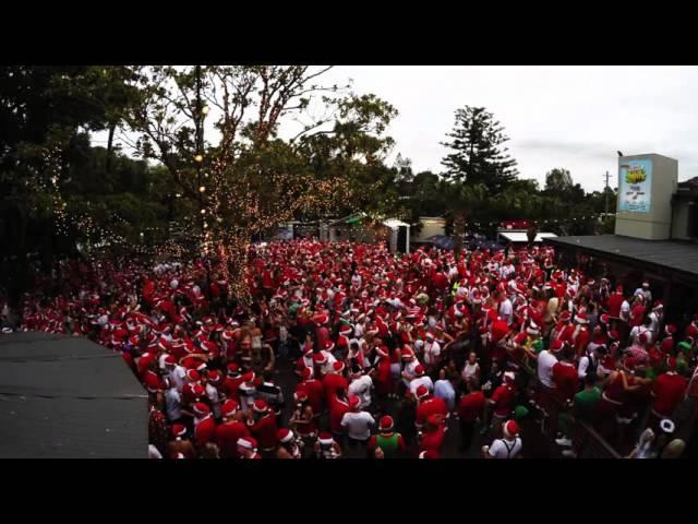 2015 Santa Claus Pub Crawl Time-lapse - North Wollongong Hotel & CMG Audio Visual