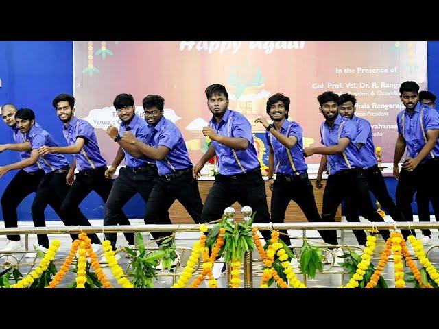 Group Dance college team Vinos choreography