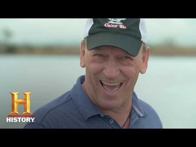 Swamp Mysteries with Troy Landry: Bonus - What You Need to Hunt Bullsharks (Season 1) | History