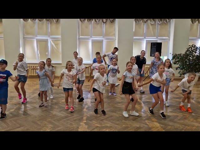 Zumba Kids - Raffaella Carrà - Pedro (Jaxomy & Agatino Romero Techno Remix)