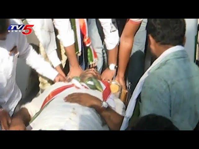 Telangana Congress Activists Holds Protest At Gandhi Bhavan | TV5 News