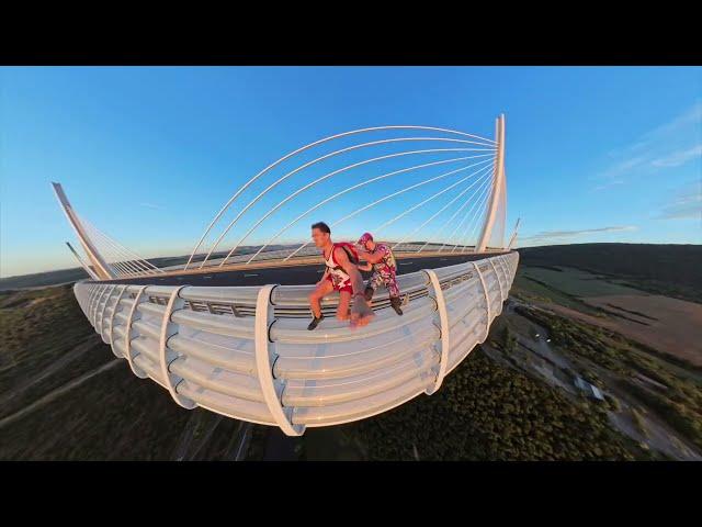 Frickflyers BASE jumping - Millau