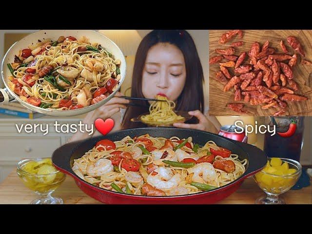 SUB]매운 감바스 파스타가 먹고 싶어 만들어서 먹방 했음ㅣMUKBANG