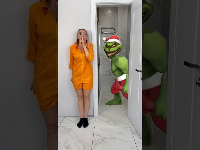 The Grinch Steal spiderman and prisnor #prank #funny