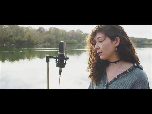 Laura Bailey - DAUGHTER OF THE SEA (Coralie Royer COVER) (par Rémi)