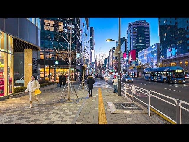 Friday Night Hongdae Street The winter season has begun in Seoul | Walking Tour Korea 4K HDR