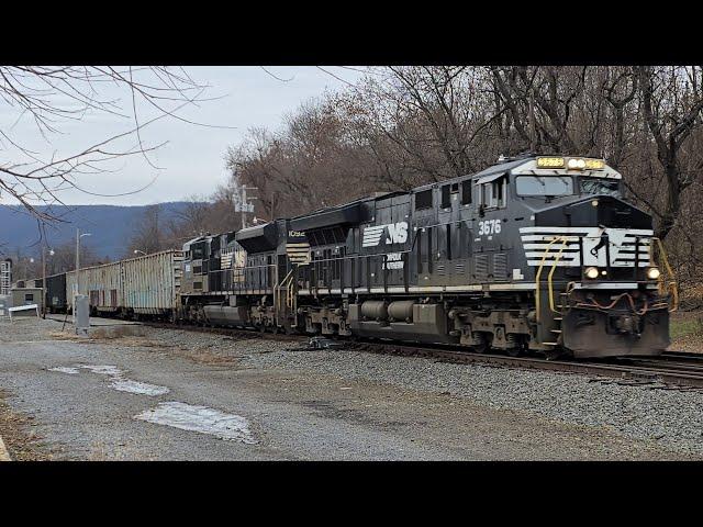 Norfolk Southern #3676 leads a 169 car manifest at Lewistown, PA (12/04/2024)