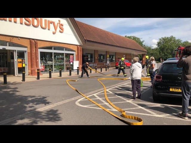 Bridgwater Sainsbury’s Evacuated. Fire Brigade Go In With Breathing Apparatus(Gas Leak) 4K