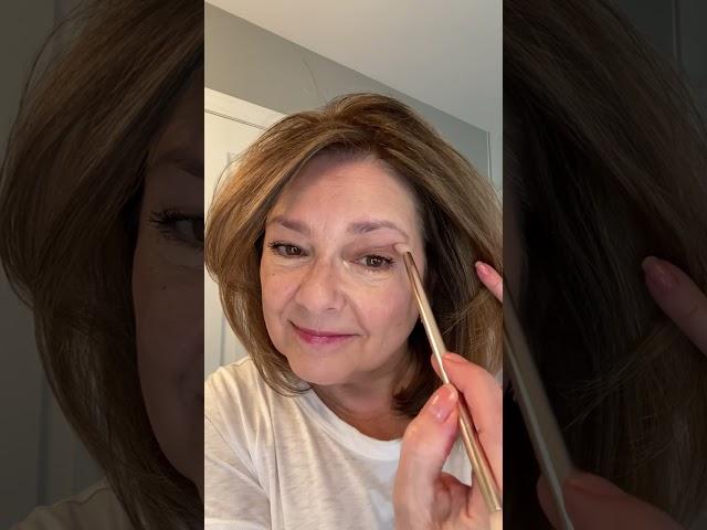 Simple one Shadow Eye Shadow Look for mature skin, Easy Makeup over 60!