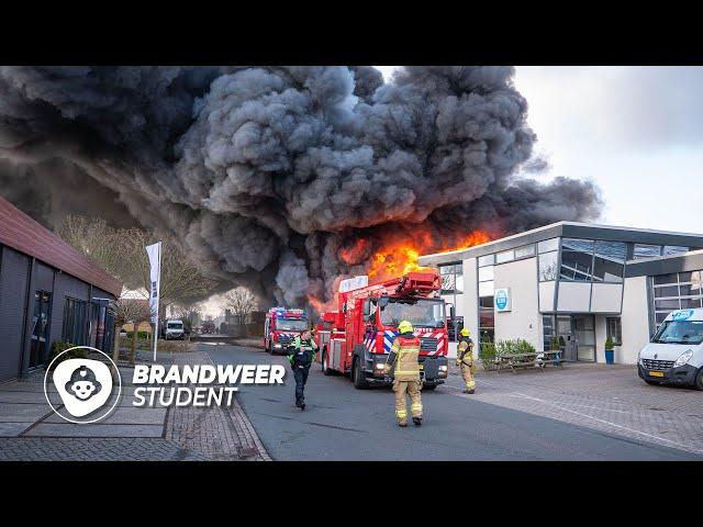 BRANDWEER STUDENT | GROTE BRAND BIJ BANDENBEDRIJF BROEK OP LANGEDIJK