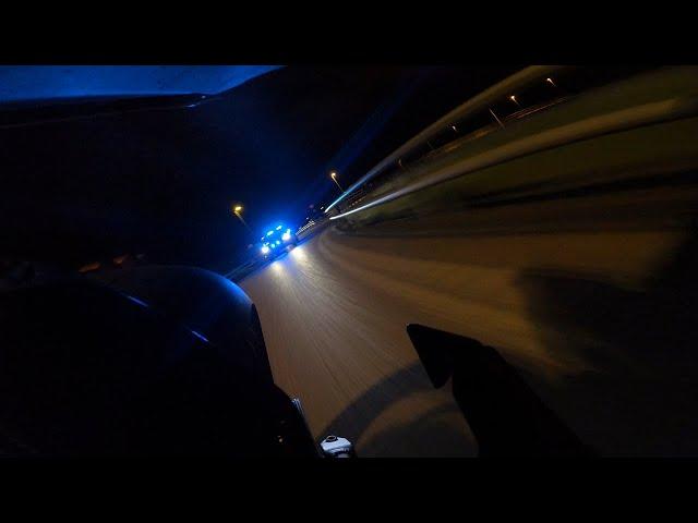 Kawasaki z1000 vs Swedish Police #2