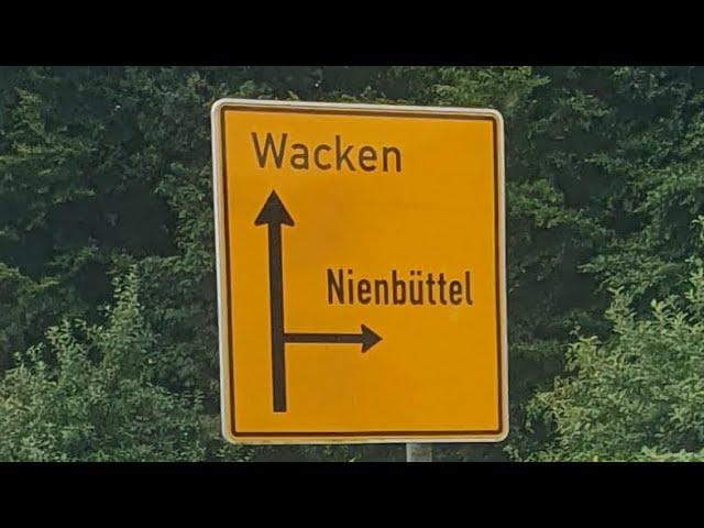 Fahrt durch Wacken, kurz vor dem W:O:A 2024.