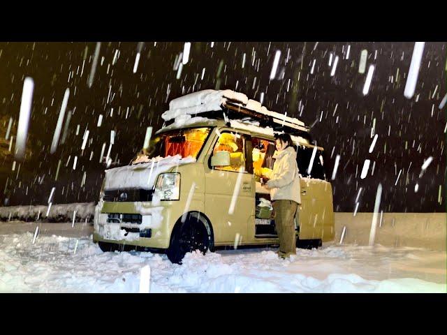 Heavy snowfall for 24 hours | Camper van life.