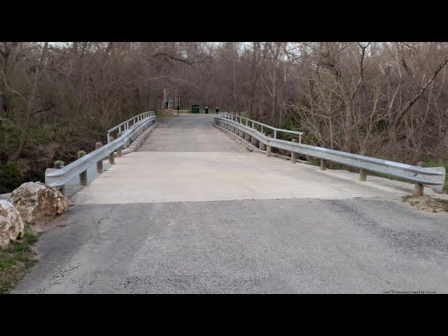 Donkey Lady Bridge / Haunted Locations in San Antonio Texas Walkthrough Tour / Scary Ghost Story