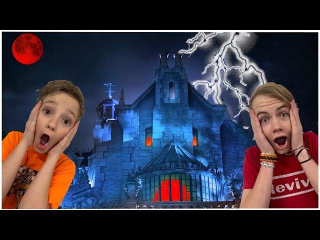 THE WORLDS MOST FAMOUS HAUNTED HOUSE! (We Went In!)