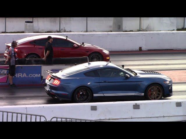 Tesla Plaid Model S vs 1,000HP Shelby GT500 Mustang 1/4 Mile Drag Races