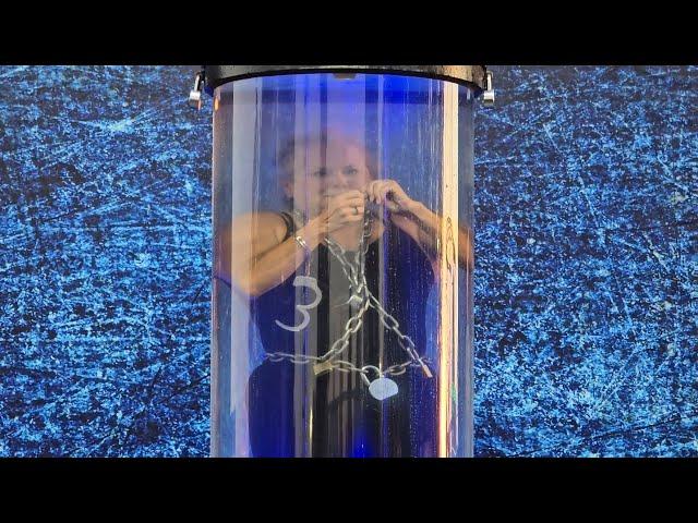 Lady Houdini water cell escape stunt at Bluegrass Fair (June 15th, 2024)