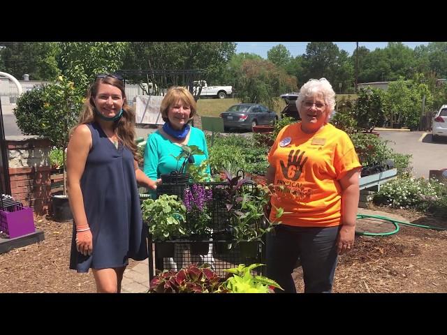 Brie Grows Visits Cold Creek Nurseries